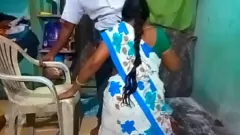 Reproducir Mamada de mamada al aire libre de la esposa asiática sexy y encuentro de estilo perrito