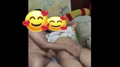 Reproducir La chica asiática amateur la primera vez follando a su novio