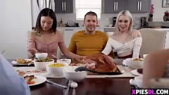 Afspelen Stiefsisters diner eindigt in een stomend trio
