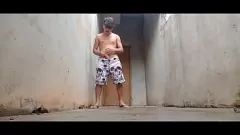 Reproduzir Real amador solo com uma bunda grande e um pau batendo seu pau POV