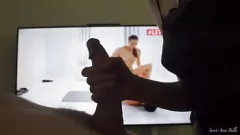 Afspelen Big Tited MILF geeft intense close-up pijpbeurt met porno-kijk