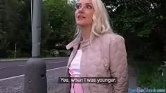 Odtwórz Euroblond laska otrzymuje zapłatę za ostre ruchanie na świeżym powietrzu POV