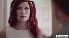 Jouer La belle-fille de T-Girl se fait sodomiser par son beau-père brutal