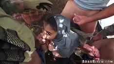 تشغيل قطط قطط عذراء عربية عذرية وتدنيس المسلمين للمنزل من المنزل