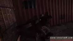 Afspelen Slavernij maakt arme mensen kapot.