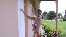 Oynat itaatkar ergen emmek ins ve sikikleri