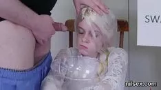 Odtwórz Zabawka missy jest interpretowana w azylu odbytu za nieprzyjemną terapię
