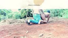 Mudei de casa fui morar do lado da novinha safada e gostosa criticto via ela batonu uma pro ncupidado na orifice de casa ate que umdia vi ela sosinha e mewli o muro pra foder river seu cusinho