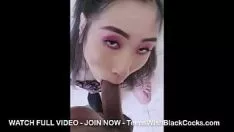 Reproducir Adolescentlapblack cocks.com - eva yi es un adolescente rápido asiático, que ha detectado la espera admirable del hombre negro de la noche exterior de ella alojada.