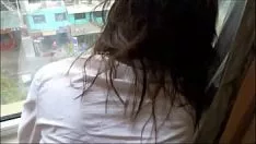Redare 人妻少妇被我按在窗台上操，后入她的小骚逼！嘴里叫着老公还想要！