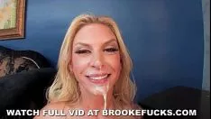 Oynat Rupert Brooke Streamer 2 sashays geçirdi