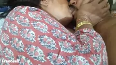 تشغيل زوجة أبي تحثني على ممارسة الجنس العنيف: فيديو هندي كامل
